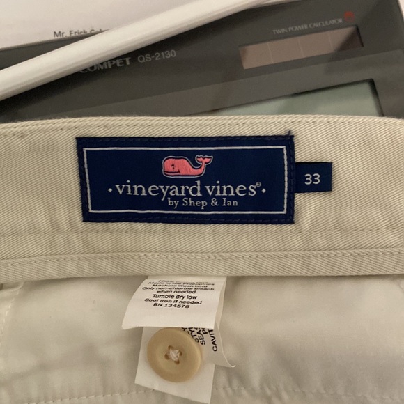 Vineyard vines shorts - Picture 2 of 3